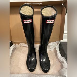 Hunter Boots, size US 5, black, brand new